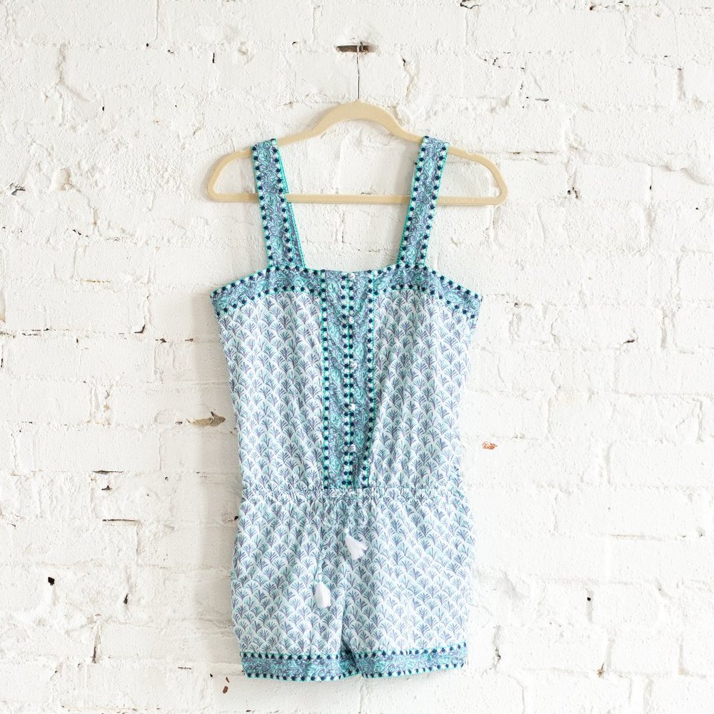 Vineyard Vines romper XS EUC